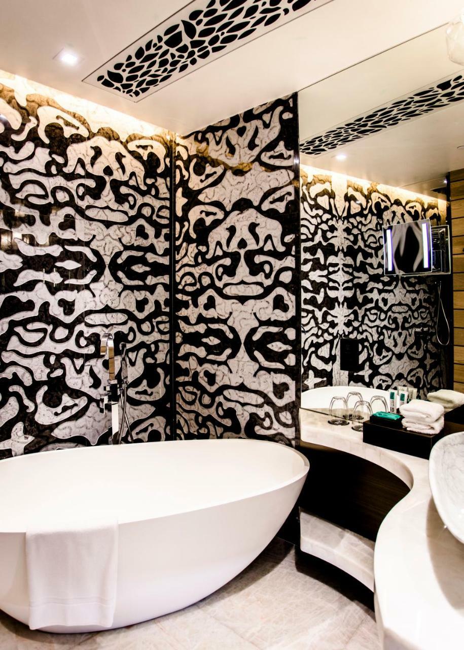 Yoho Hollywood Roosevelt Hotel Macau Exterior foto