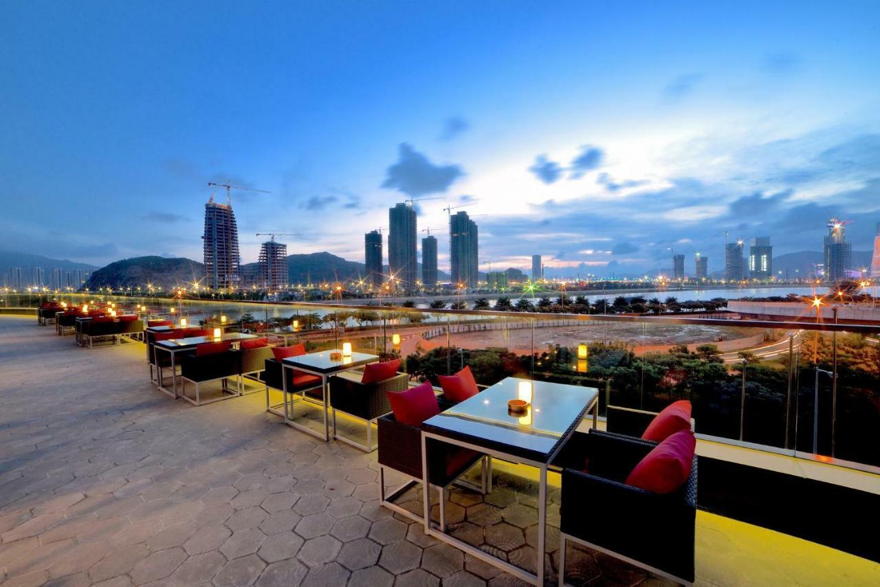 Yoho Hollywood Roosevelt Hotel Macau Exterior foto