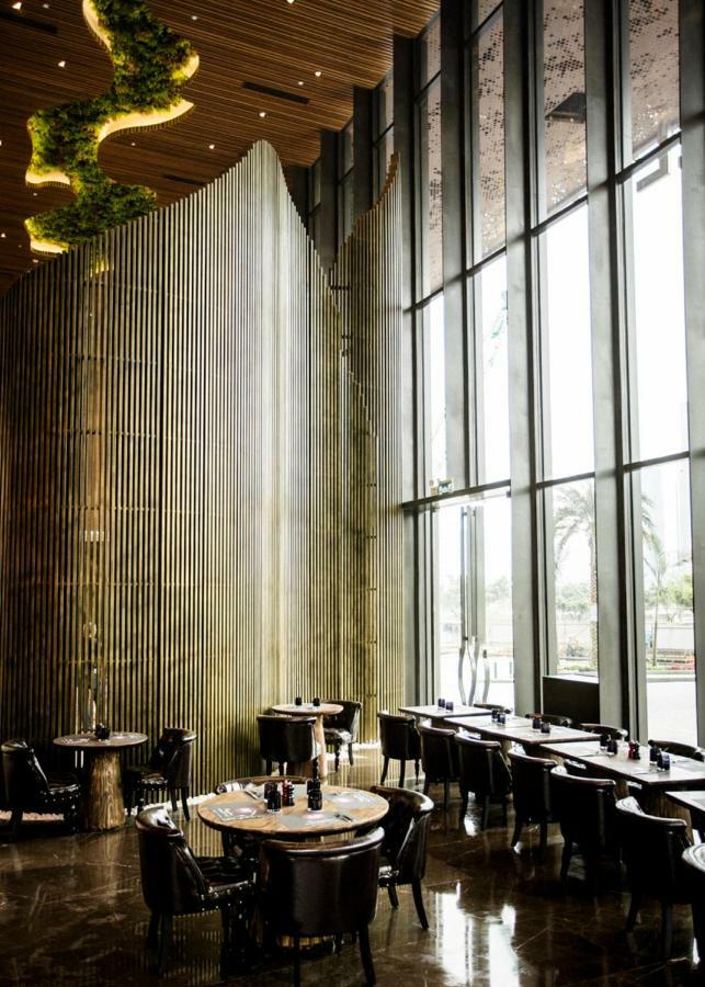 Yoho Hollywood Roosevelt Hotel Macau Exterior foto
